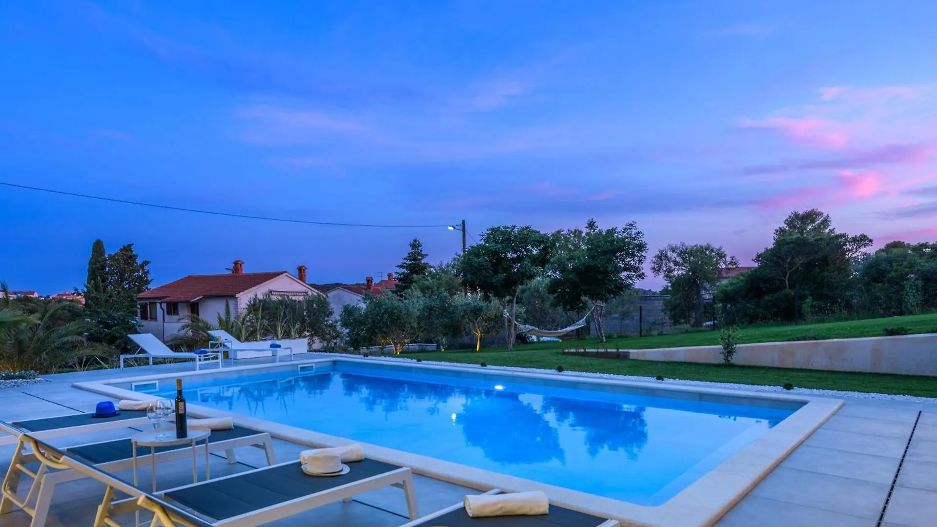 Luxury Villa Luni With Big Private Pool And Hot Tub In Medulin Pola 0*,  Croazia