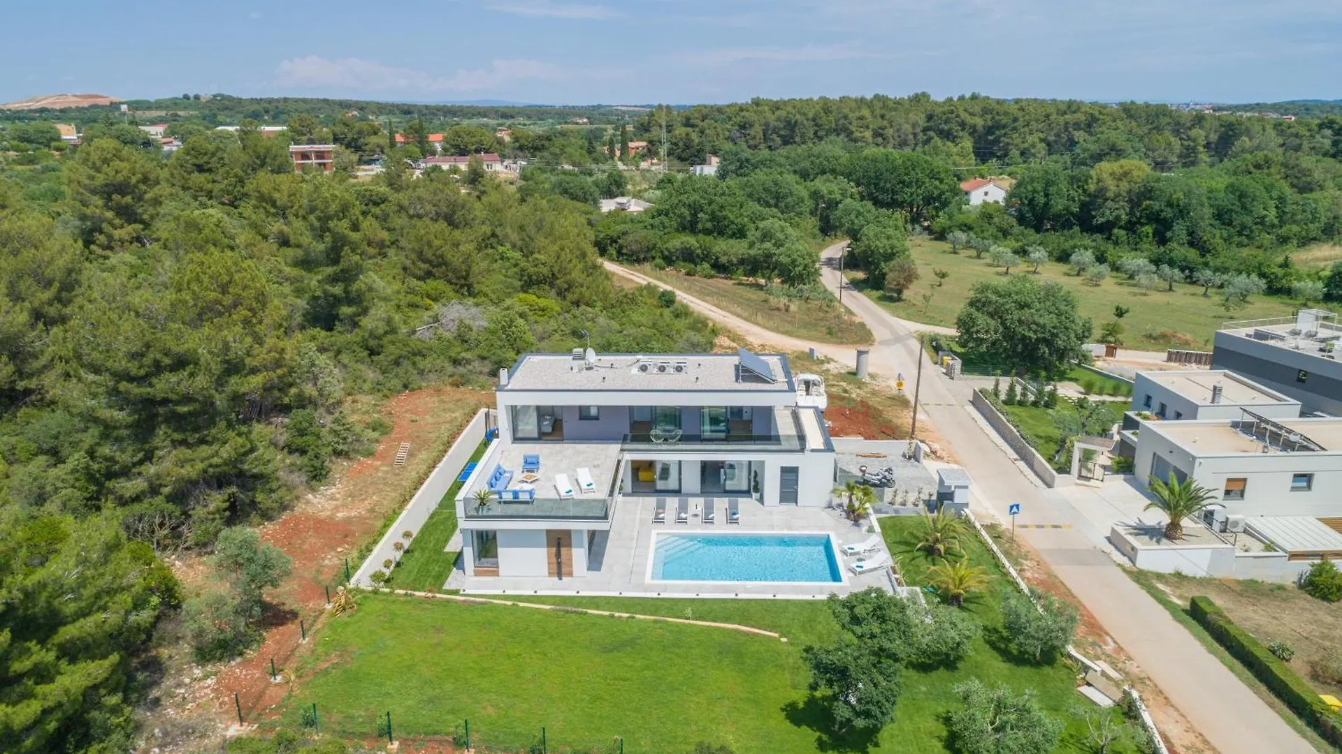 Luxury Villa Luni With Big Private Pool And Hot Tub In Medulin 普拉
