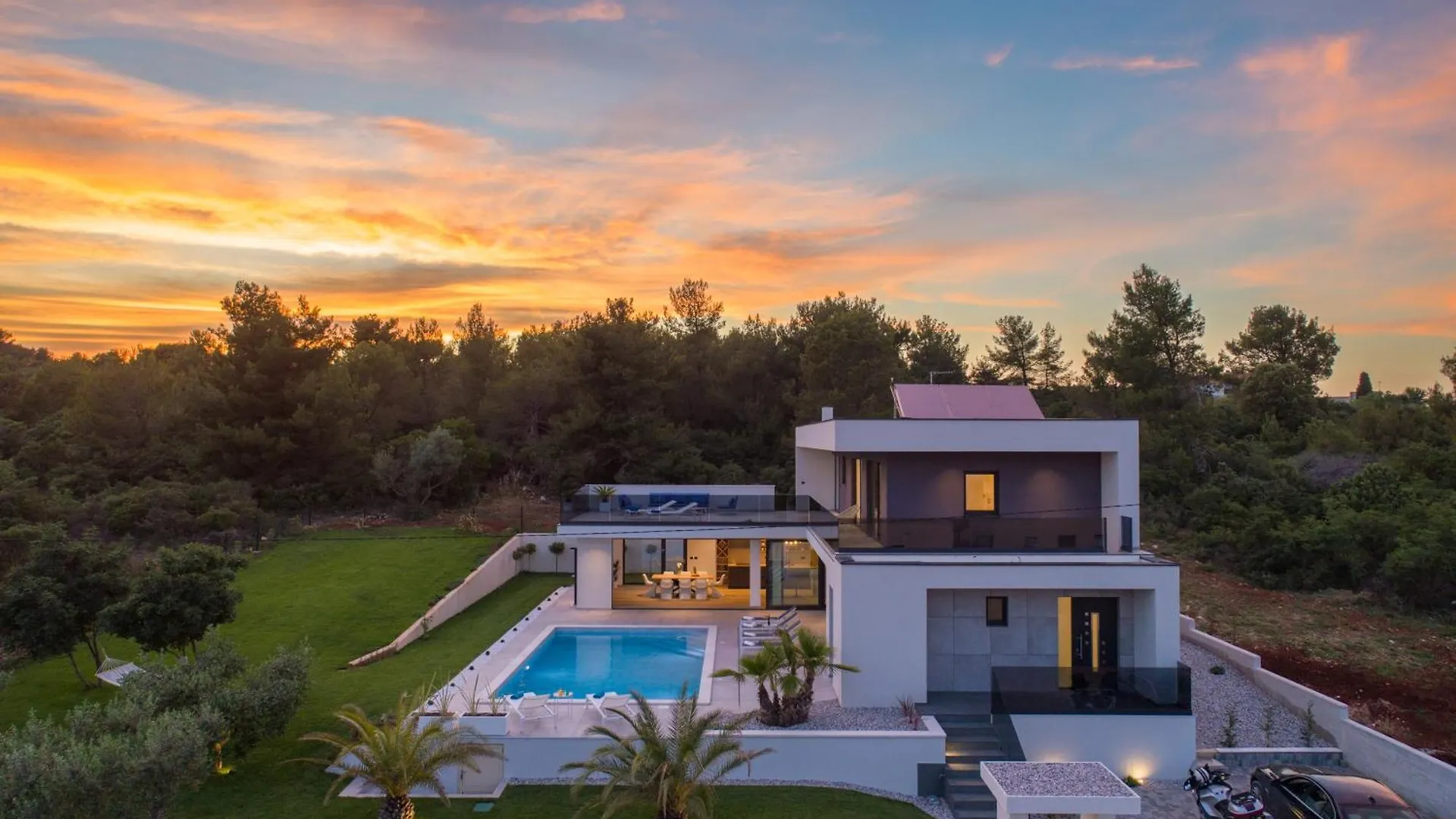 Luxury Villa Luni With Big Private Pool And Hot Tub In Medulin Pola