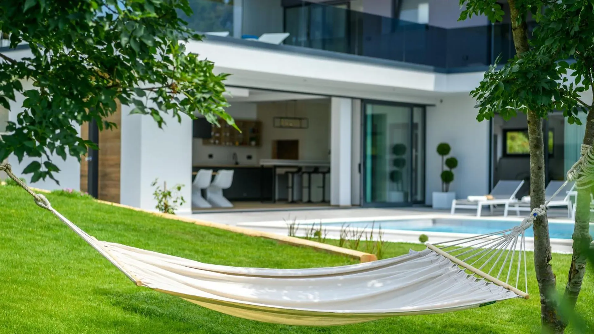 Luxury Villa Luni With Big Private Pool And Hot Tub In Medulin Pola